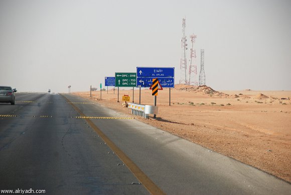 لوحات الطرق الإرشادية.. معلومات تخفى بسبب «سوء التنظيم»!!